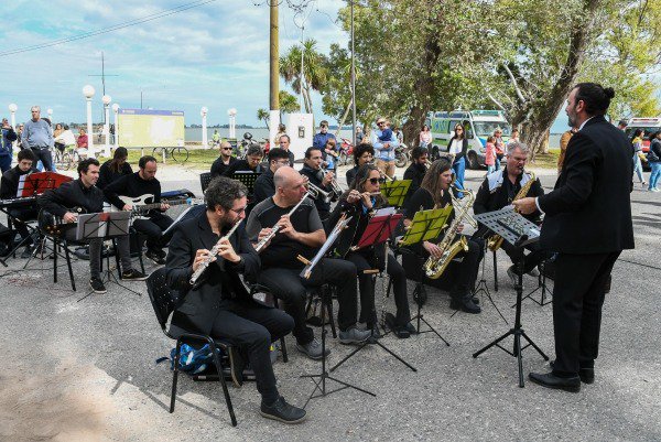 Tarde De MÚsica Y AlegrÍa En El Hogar De Ancianos Municipal