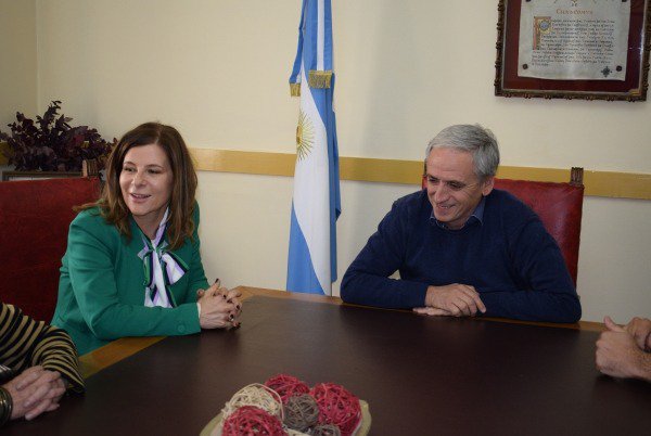 La Presidenta Y El Vicepresidente Del Instituto Cultural Provincial