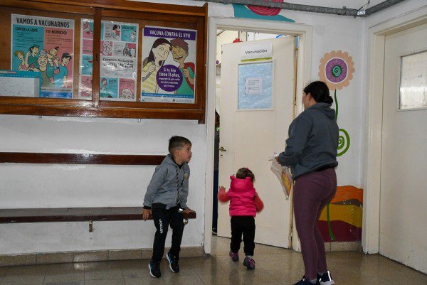 Servicio De VacunaciÓn En El Hospital Municipal