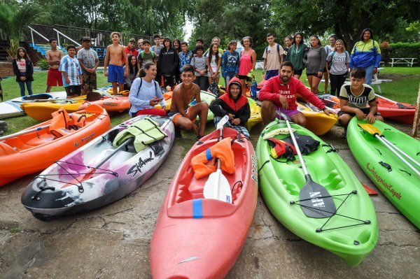 Cruce De La Laguna En Kayak