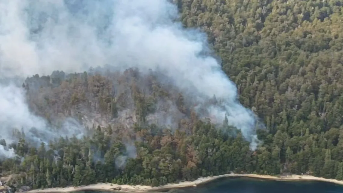 Un Incendio En El Parque Nahuel Huapi