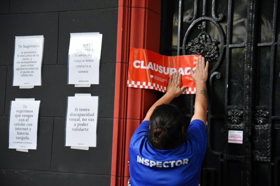 Clausuran Dos Locales En Los Que Se Hacía El Escaneo Del Iris