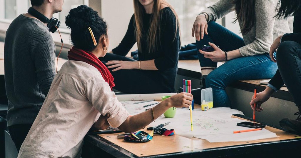 La Importancia De Los Conocidos O ‘lazos Débiles’ Para Ser Feliz, Según Los Expertos 65fee5c3aa83f.jpeg