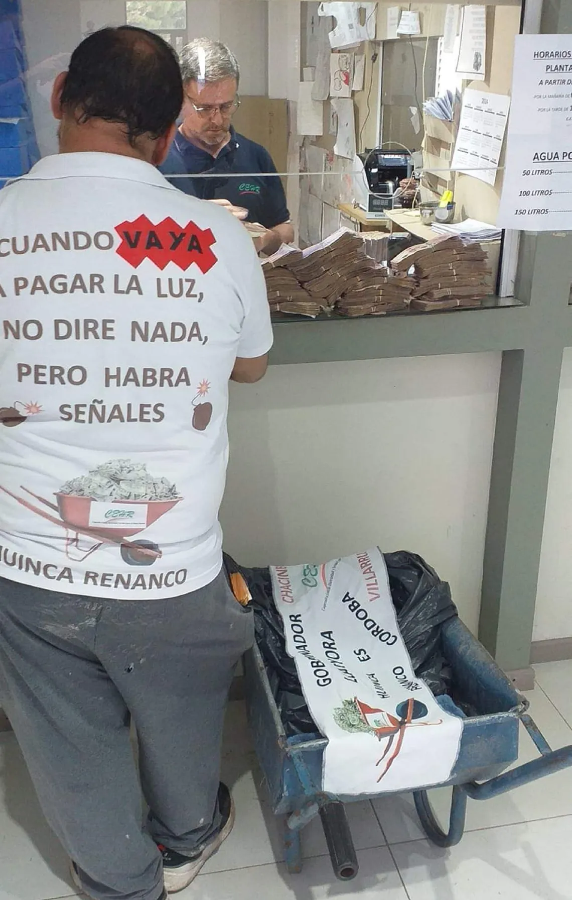 Llevó La Plata En Una Carretilla