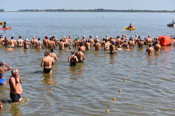 Javier Gastón Presenció El Evento Y Participó De La Entrega De Premios