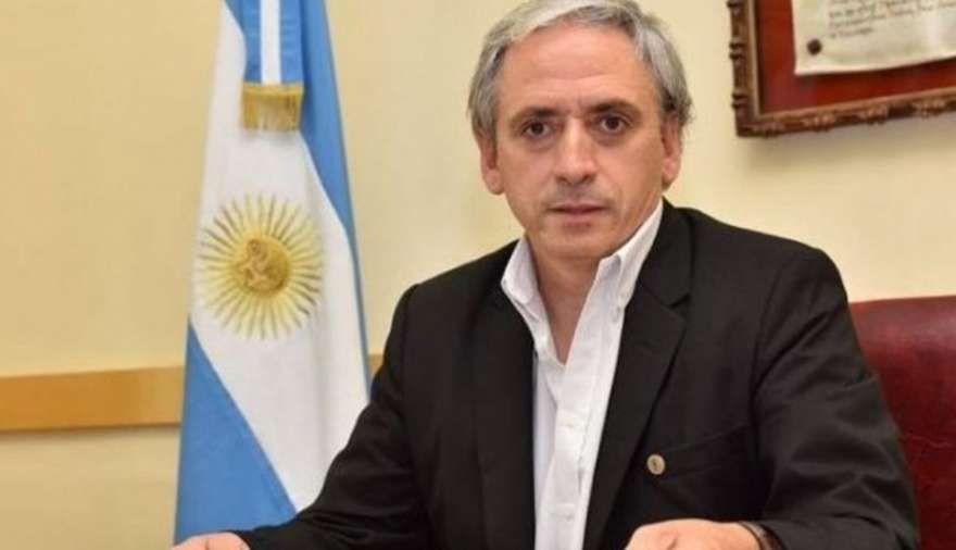 Javier GastÓn FirmÓ El Petitorio Presentado Ayer En El Ministerio De EconomÍa