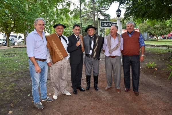 Javier GastÓn VisitÓ La Muestra Del Alambrado De La Argentina
