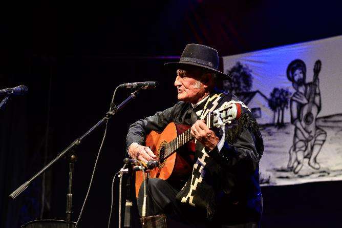 Gran Marco De Público Para El 35º Encuentro De Payadores