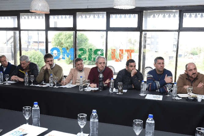 Javier GastÓn ParticipÓ En Una ReuniÓn Con El Ministro De EconomÍa Provincial