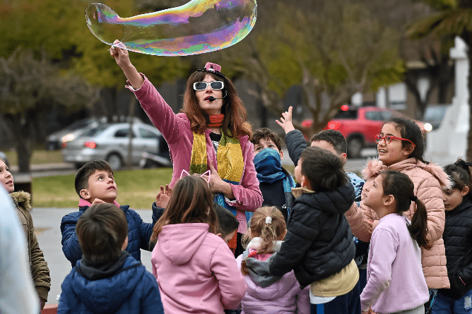 Lunes En ChascomÚs De Vacaciones