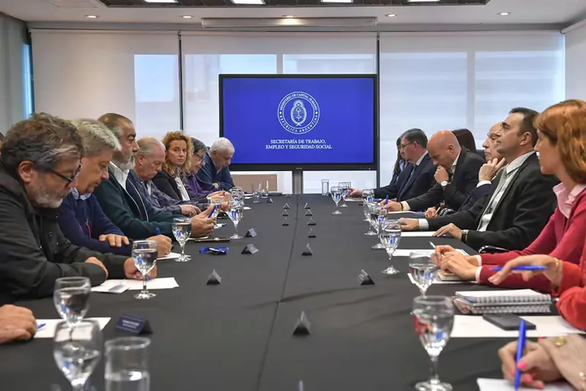 Reunión Clave Entre El Gobierno Y La Cgt