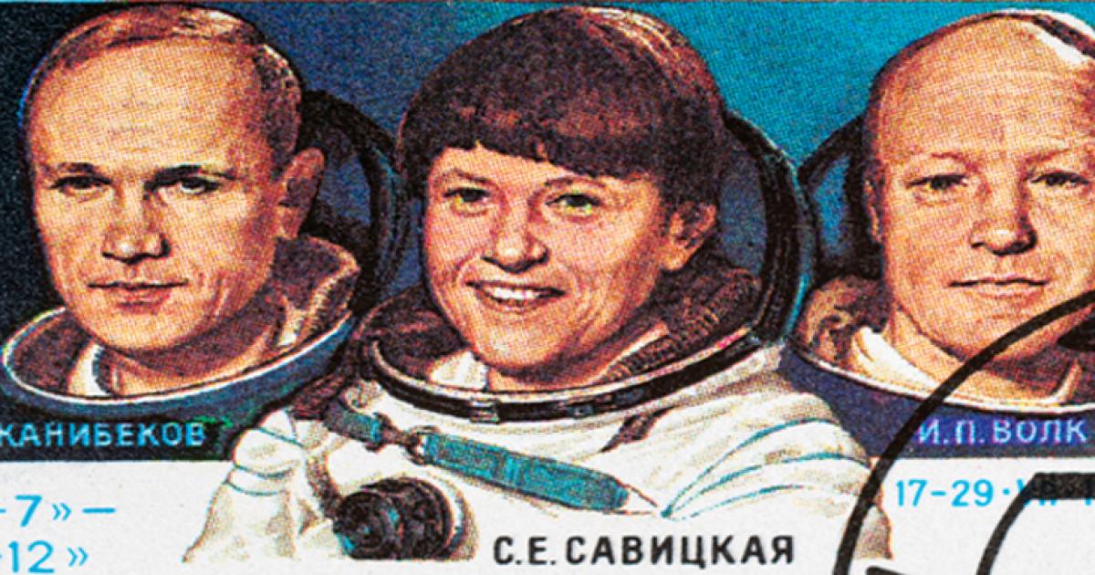 Hoy En La Historia: Svetlana Savítskaya: La Primera Mujer Que Camina Por El Espacio 66a263715a5a6.jpeg