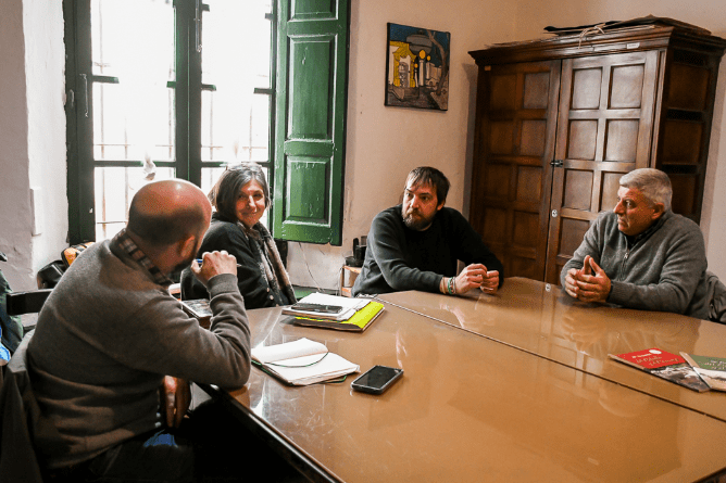 Encuentro Del Caballo Y El Carruaje