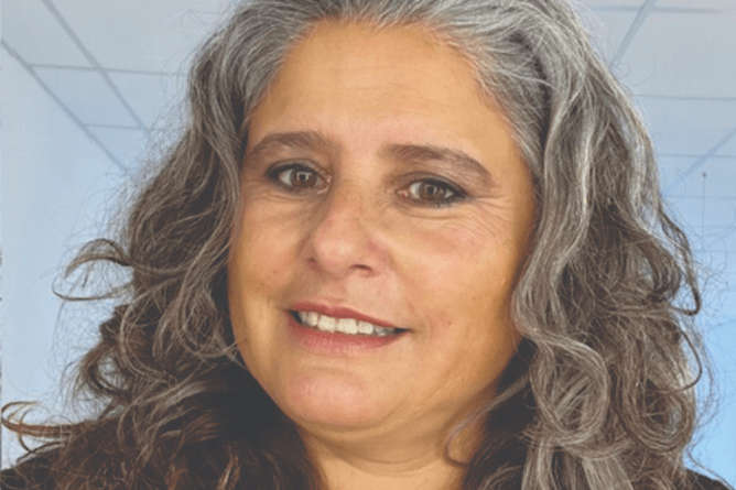 María Elena González