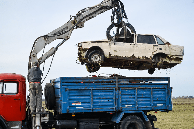 Desguace De 17 Automóviles