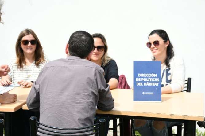 Vecinos Gallo Blanco