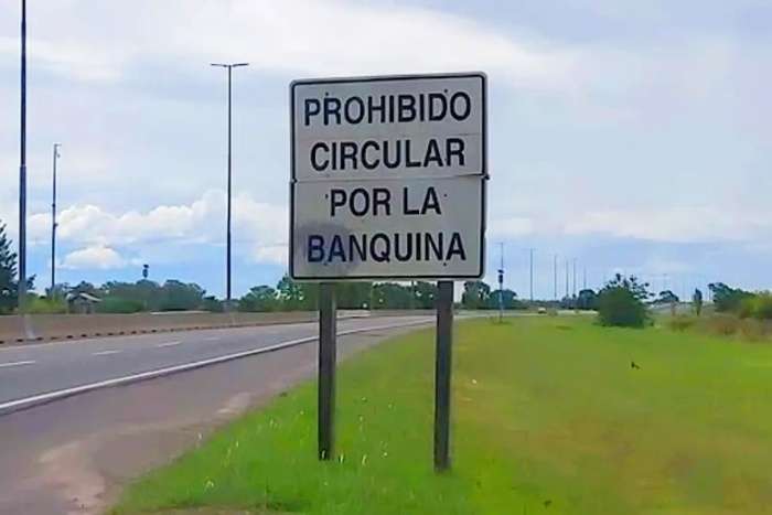Circular En La Banquina