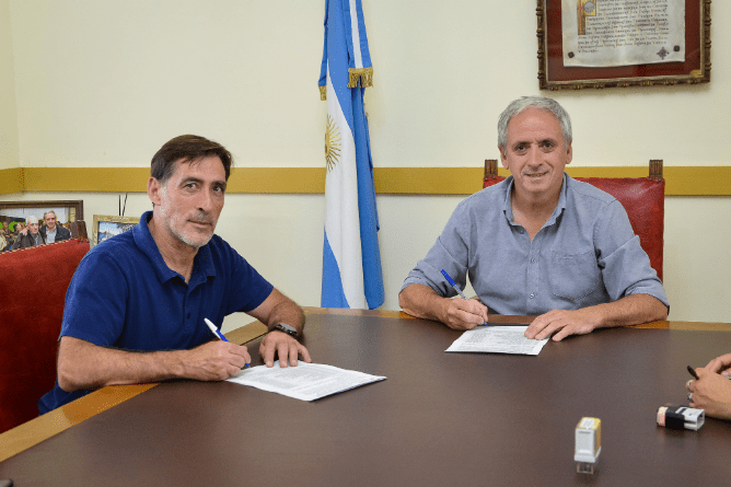 Javier Gastón Inicia Un Viaje Institucional Por Europa