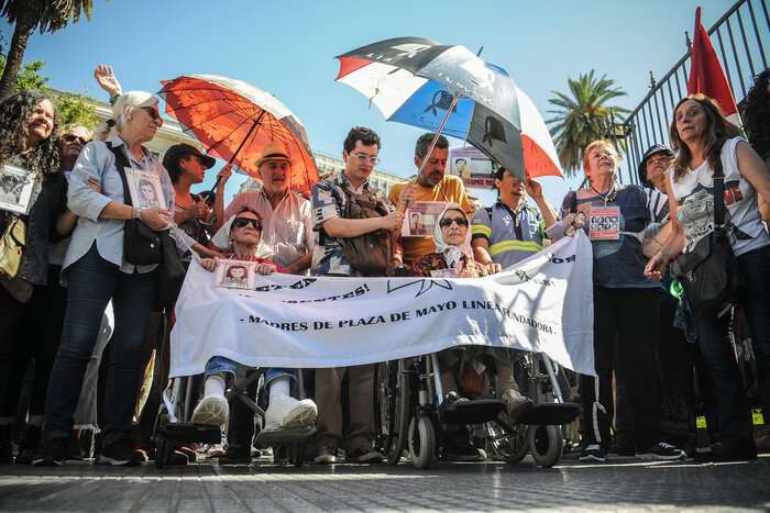 Buenos Aires, 23 De Noviembre De 2023 Ronda De Las Madres Acompañado Por Movimientos Sociales En Estado De Alerta Y Movilizacion Foto Guadalupe Lombardo