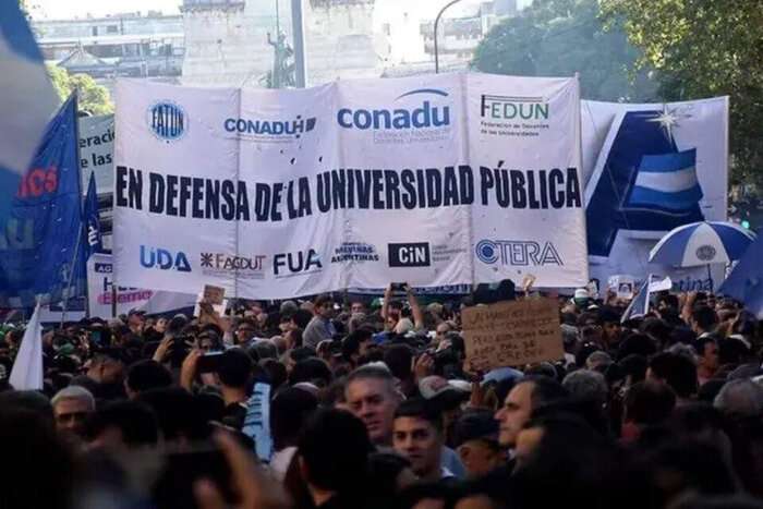 Universidades Salen Otra Vez A Las Calles
