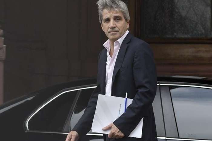 Denuncian A Luis Caputo