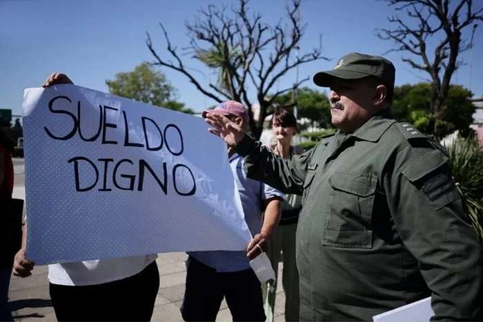 El Reclamo Cara A Cara De Los Gendarmes A Bullrich