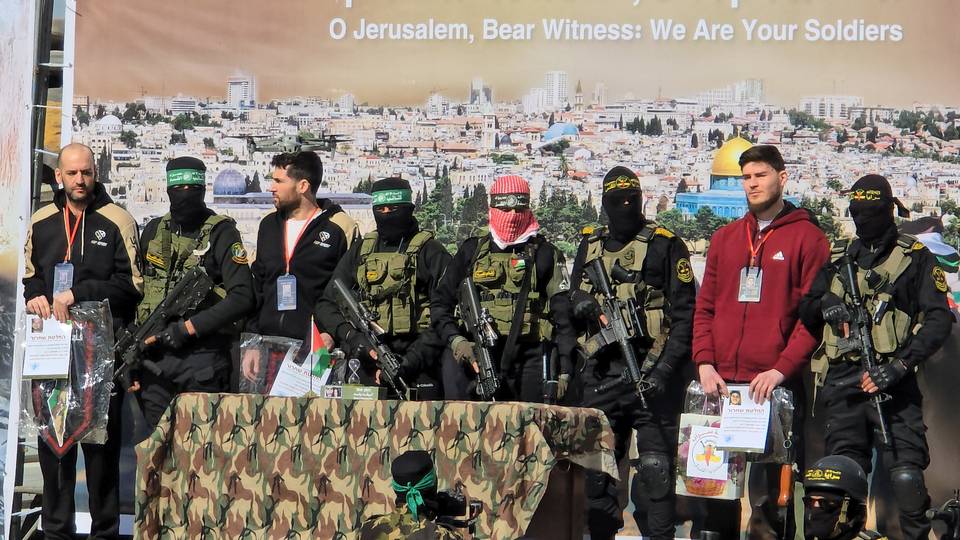 Hamás Entrega Tres Rehenes E Israel Libera 369 Prisioneros Palestinos 67b117d22ad55.jpeg