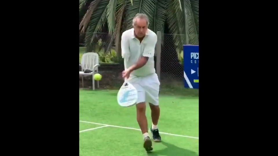 Mientras Arde El Bolsón, Scioli Se Divierte Jugando Al Paddle 67a92c27b9c44.jpeg