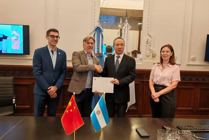 China ayuda a bahía blanca