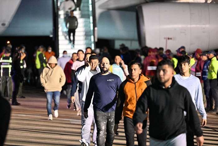 Deportación a miles de migrantes