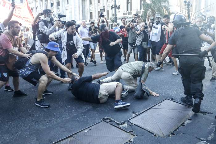 Marchar junto a jubilados