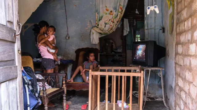 «sobreviviendo a lo imposible»: la fotógrafa mexicana que muestra los desafíos diarios que enfrentan los cubanos por el colapso económico de su país 67e32ef52fb7e.webp