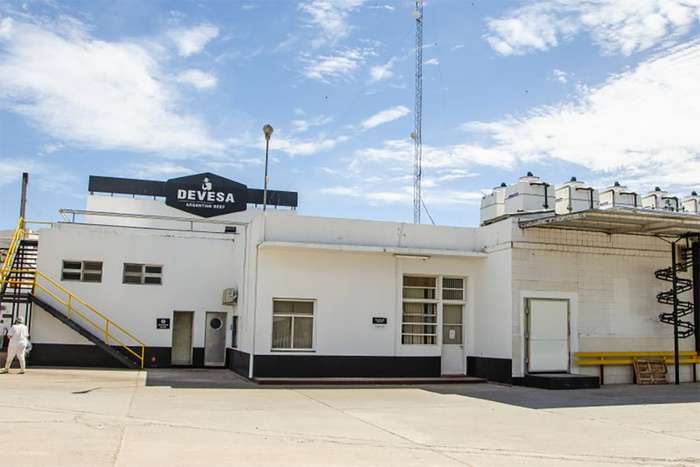 Devesa, el frigorífico de azul