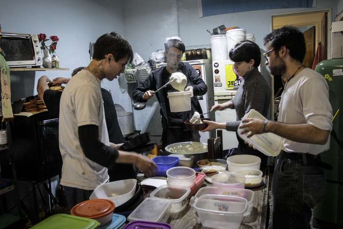 En los comedores ya reciben a la clase media