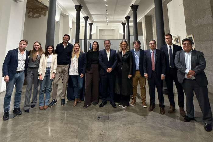 Una foto con dos destinatarios