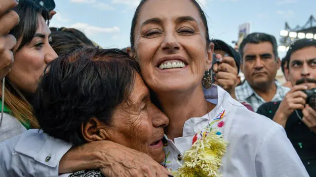 Cómo sheinbaum ha logrado elevar su popularidad hasta un inédito 85% en sus 6 primeros meses como presidenta de méxico 67ec69714bcd7.webp