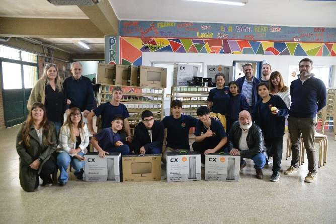 Entrega mobiliario esc industrial