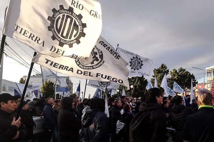 Paro por tiempo indeteminado de metalúrgicos de tierra del fuego
