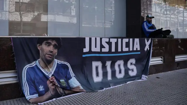 Anulan el juicio por la muerte de diego maradona en argentina por la filmación de un documental ilegal sobre el caso 6838e06fd2667.webp