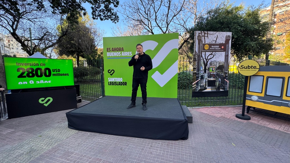 «la ciudad se tiene que hacer cargo en serio del problema del transporte público» 681fd31fa1dfe.jpeg