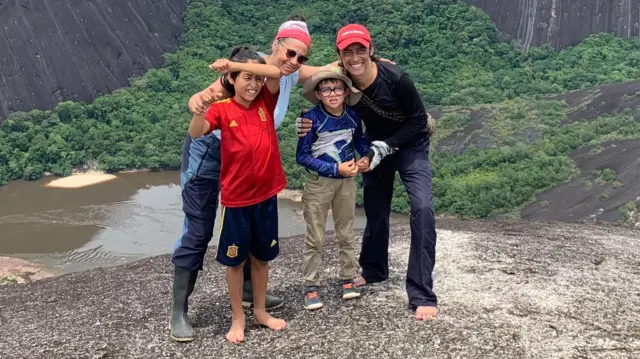 La familia que lo dejó todo para recorrer colombia casi sin dinero durante más de 3 años (y qué lecciones aprendió) 681a8df33a8ef.webp