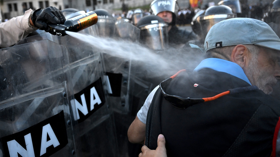 Otro miércoles de represión a jubilados frente al congreso 6825191bf401e.jpeg