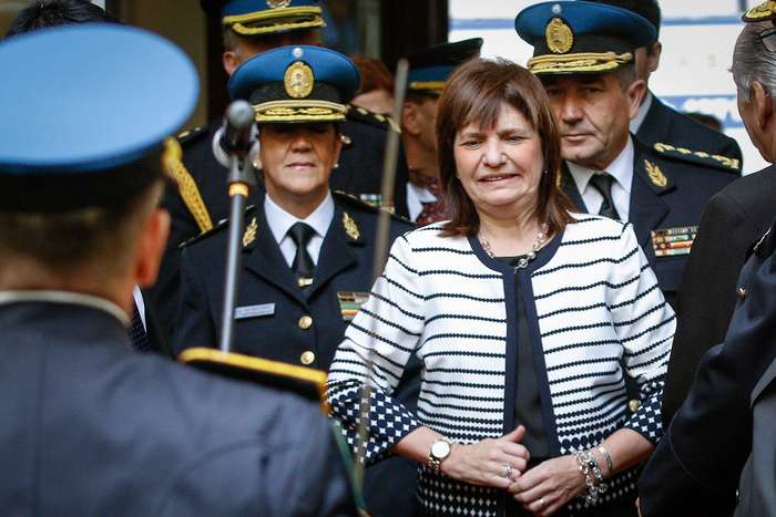 Pide ayuda a bullrich