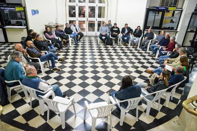 Futura pavimentacion bº escribano