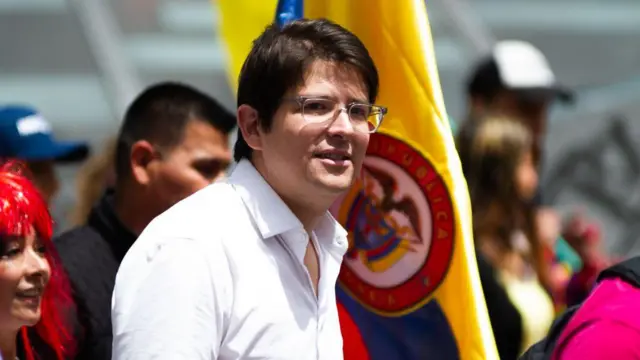 Disparan contra el precandidato presidencial de colombia miguel uribe en medio de un acto político en bogotá 68450c110105a.webp