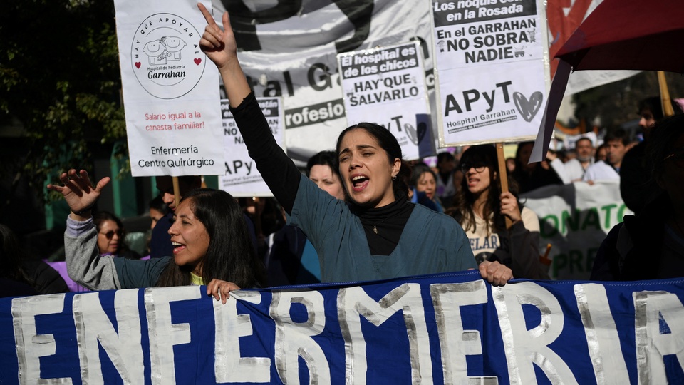 Trabajadores del garrahan marcharon a plaza de mayo para exigir mejoras salariales 68421a22a18c4.jpeg