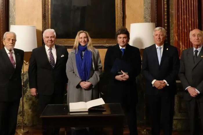 Milei llamó perversos a los gobernadores