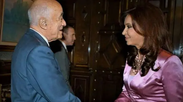 Cómo los eskenazi se convirtieron en una de las familias más ricas de argentina 68894bf643805.webp