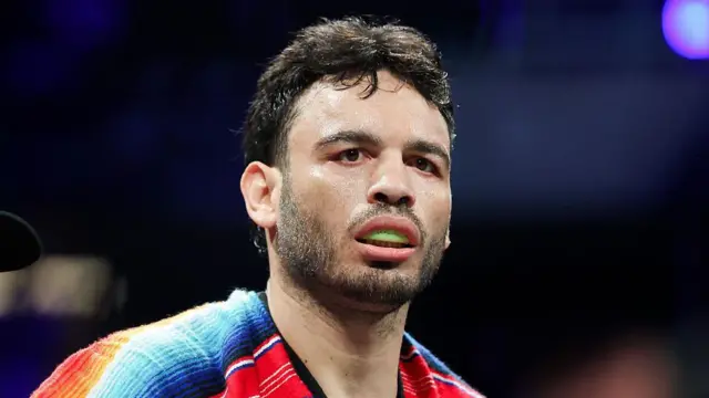 Detienen en ee.uu. al boxeador mexicano julio césar chávez jr. por presuntos vínculos con el cartel de sinaloa y estancia ilegal en el país 686704f038223.webp