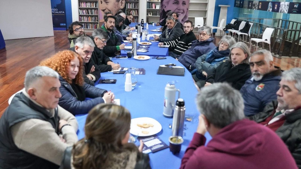 El pj comenzó a delinear acciones gremiales y políticas en respaldo a cfk 68646122241f8.jpeg